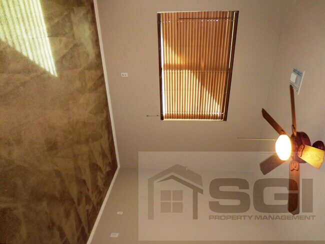 Building Photo - 3511 W Thurman Dr