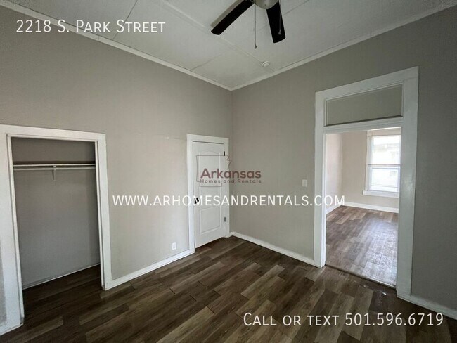 Building Photo - 2218 S Park St