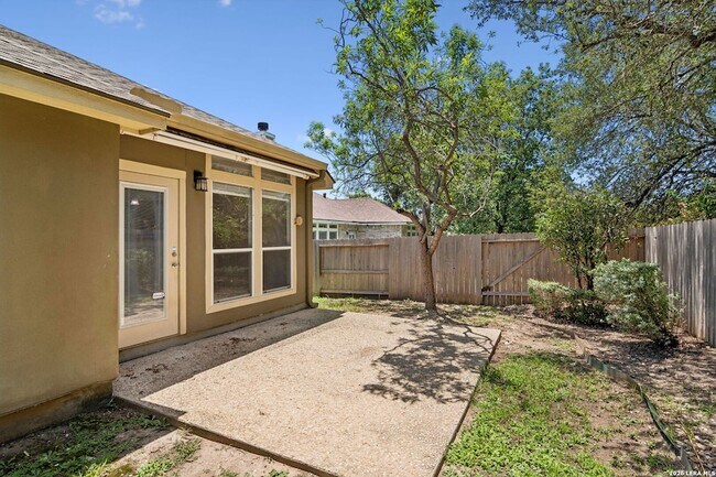 Building Photo - 1303 Bluff Forest