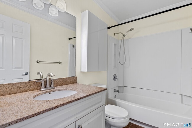 Building Photo - 44 Pleasant St