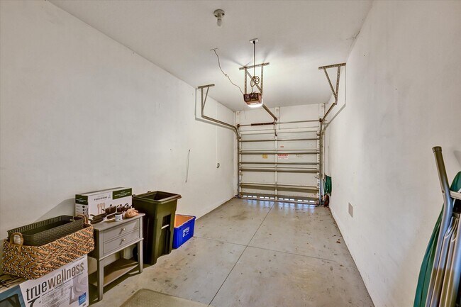 Building Photo - 4870 Bonsai Cir