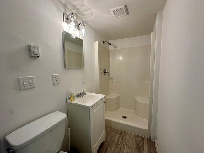 Building Photo - 248 Killingworth Turnpike