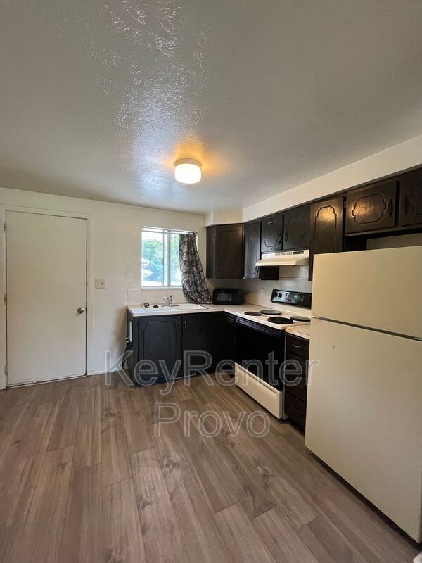 Building Photo - 465 E 535 S