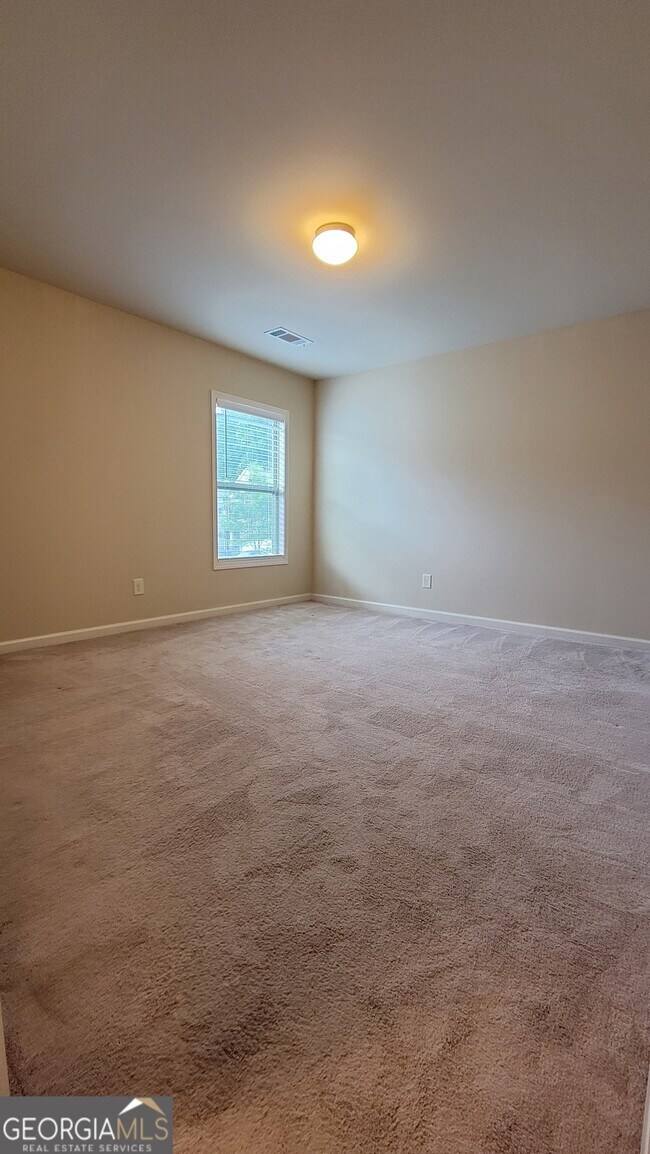 Building Photo - 5760 Aspen Dr