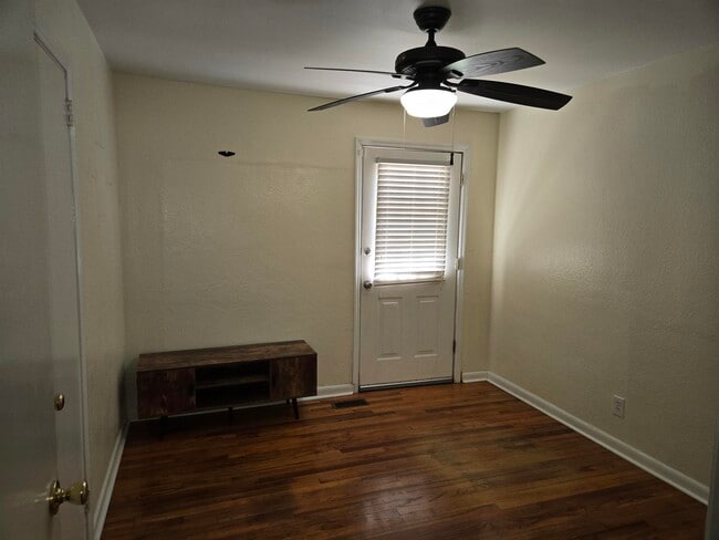 Building Photo - 1809 Tyndall Dr