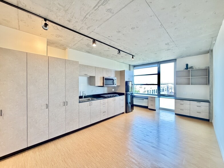 Building Photo - 1515 N Fremont St