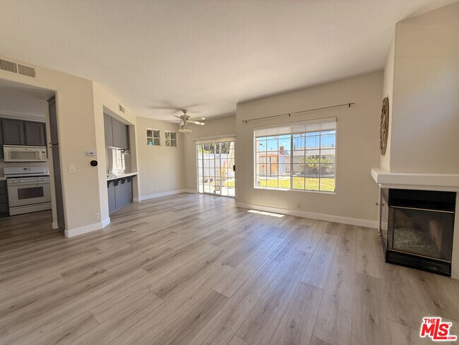 Building Photo - 11536 Edinger Ave