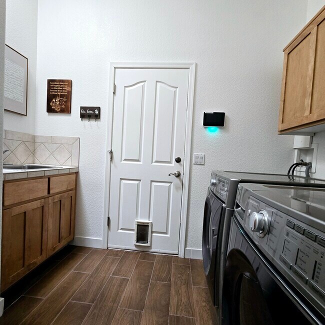 Building Photo - 11333 Desert Trailways Ln