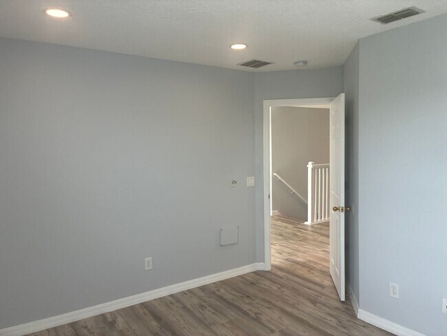Building Photo - 2641 Emerald Island Blvd