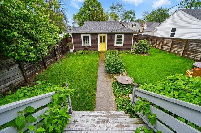 Building Photo - 3000 Hillside Ave