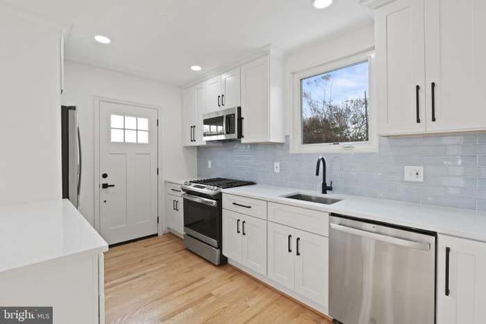 Building Photo - 10 E Taylor Run Pkwy