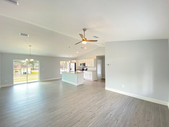 Building Photo - Desirable SW Ocala Neighborhood 3/2/2 **WON'T LAST**