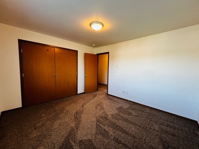 Building Photo - m4104