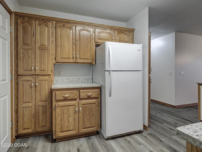 Building Photo - 3122 S Tyler Ave