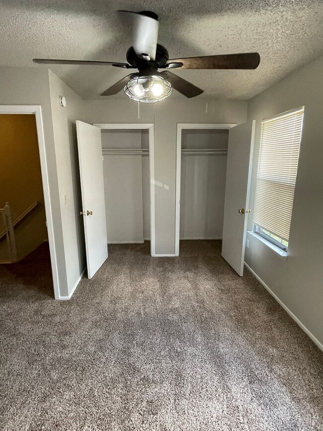 Building Photo - 3 BEDROOM 2 BATH CONDO BY UNT