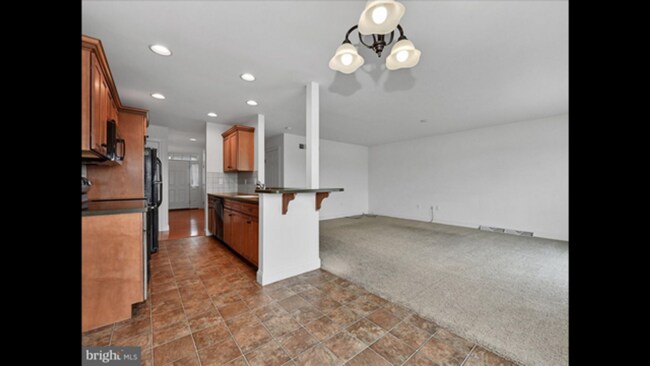 Building Photo - $1,900 townhome for rent Swatara township ...