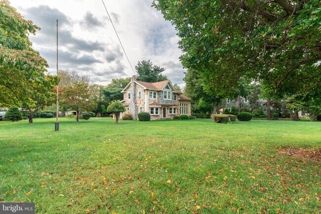 Building Photo - 694 Welsh Rd