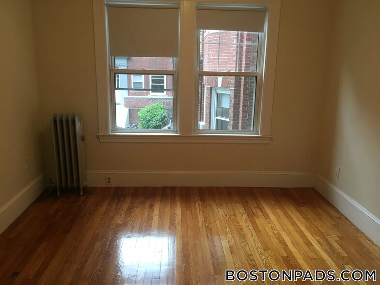 Building Photo - 157 Summer St