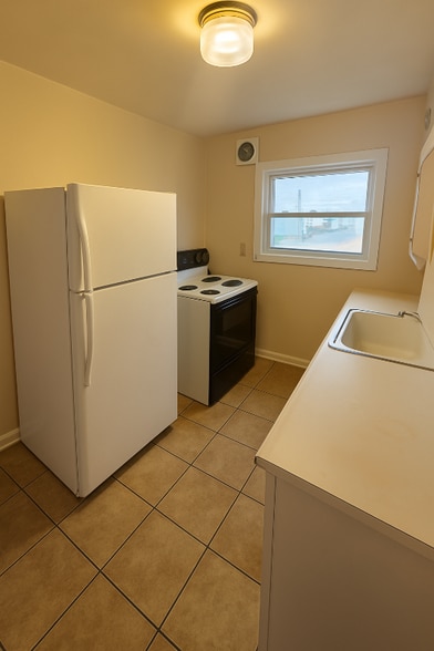 Building Photo - 531 Linden Dr