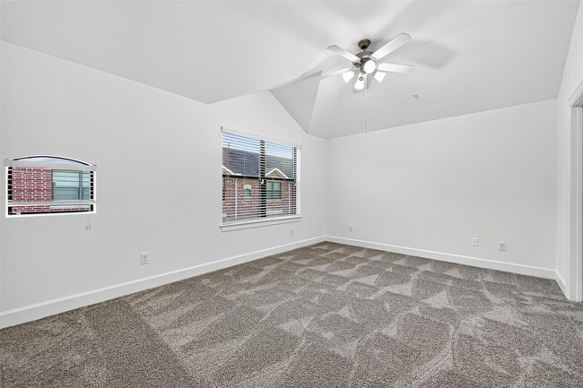 Building Photo - 2710 Hullsmith Dr