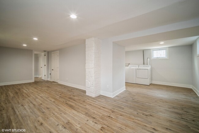 Building Photo - 1020 Rose Ave