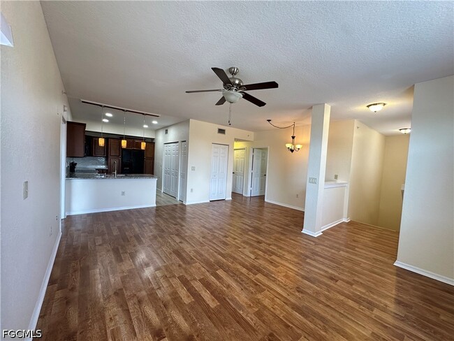 Building Photo - 6361 Aragon Way