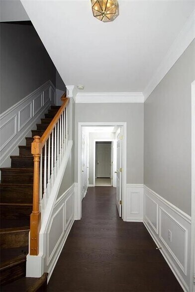 Building Photo - 5142 Manerdale Dr SE