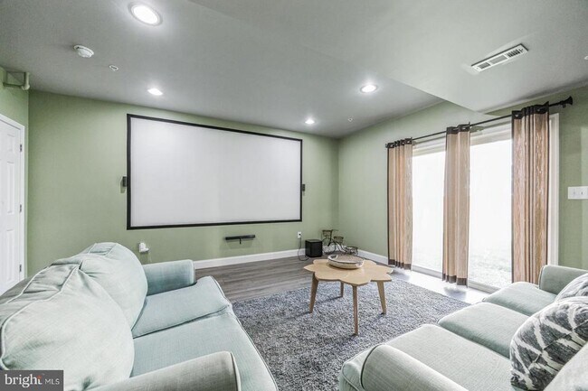 Building Photo - 105 Elton Farm Cir