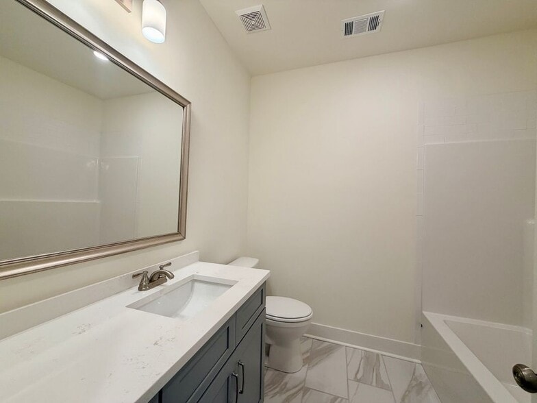 Building Photo - 513 Bristleleaf Path