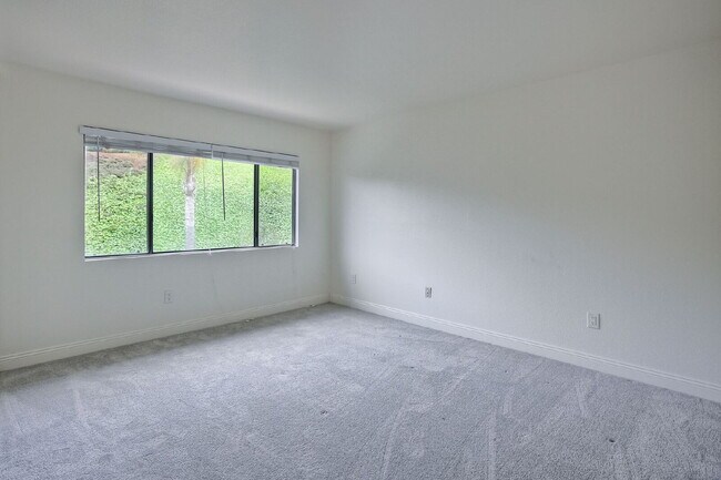Building Photo - 2091 Sequoia Crest