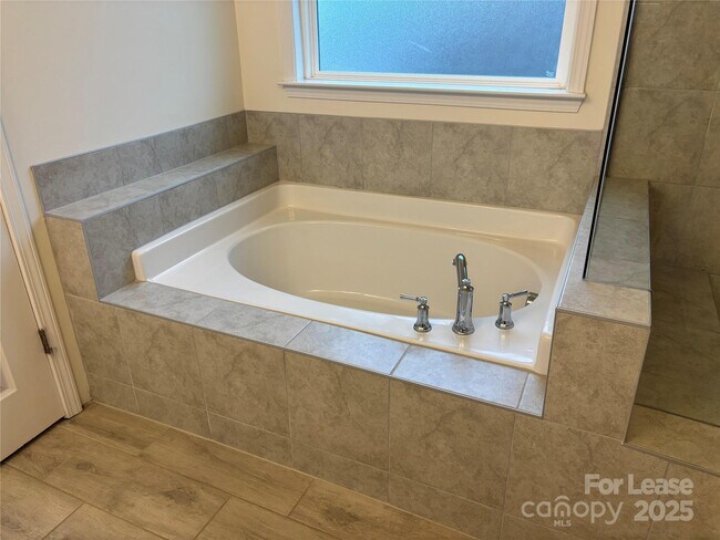 Building Photo - 9600 Finn Back Rd NW