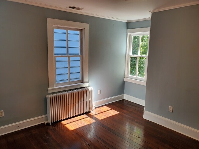 Building Photo - 113 Charles St