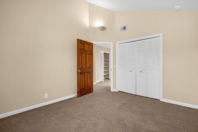 Building Photo - 2335 Benton Pl