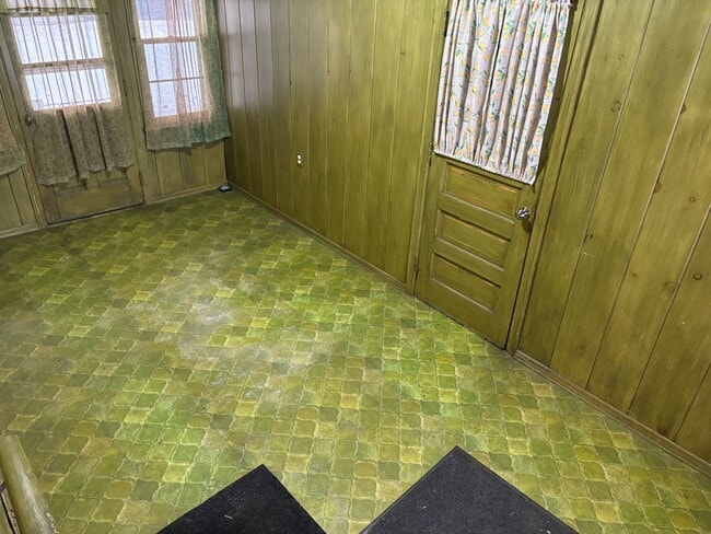 Building Photo - Grandville ranch available now