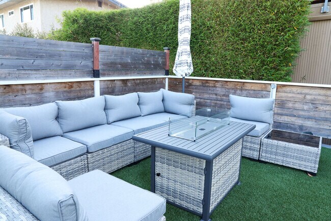 Building Photo - 1773 Torrance St