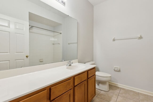 Building Photo - 2 BEDROOM VICTORIA PARK TOWNHOUSE AVAILABL...