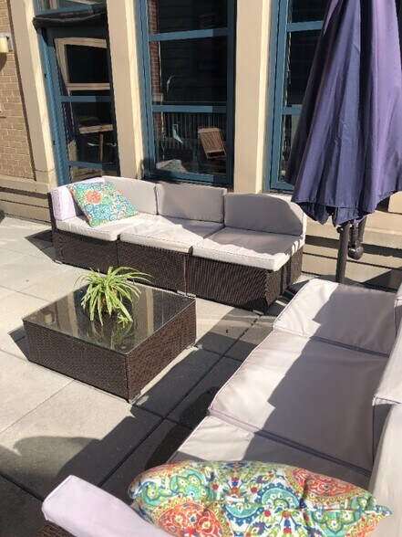 Building Photo - 1390 Kenyon St NW