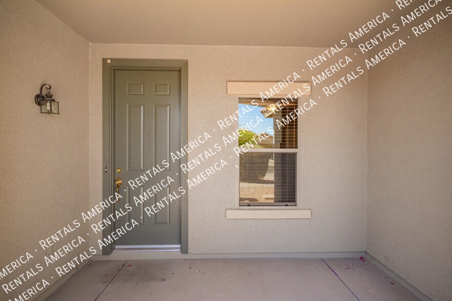 Building Photo - 664 W Silver Reef Ct