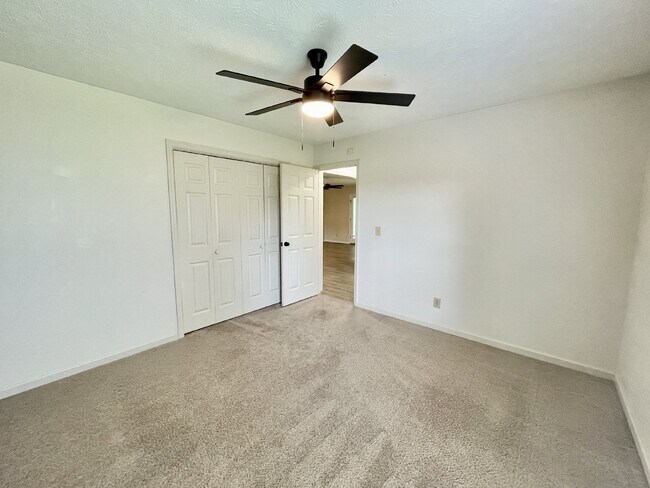 Building Photo - 3 Bed, 2 Bath Nest In Beaver Run