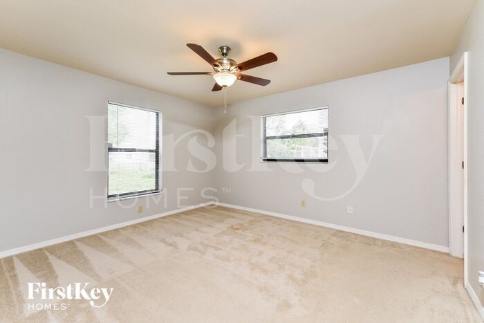 Building Photo - 1128 SW 11th Ct
