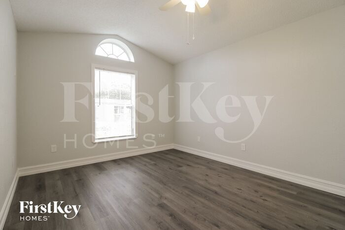 Building Photo - 980 Sylvia Dr
