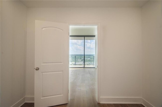 Building Photo - 788 West Marietta St NW