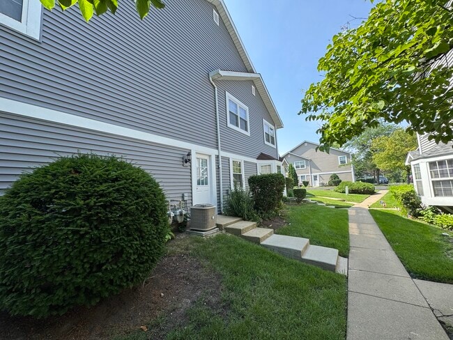 Building Photo - 458 N Lake Shore Dr