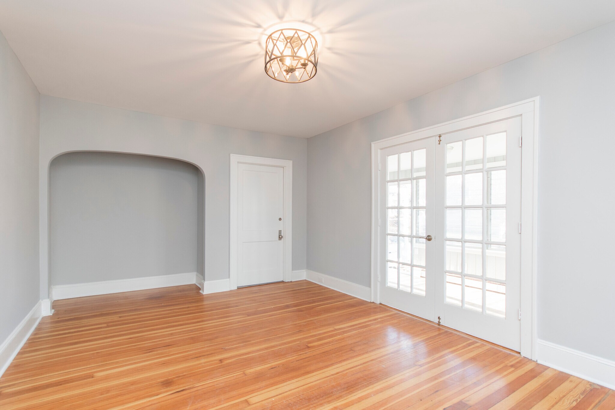 Living Room - 115 N Lafayette Ave