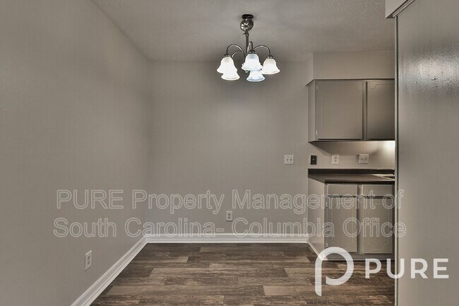 Building Photo - 1323 Old Manor Rd