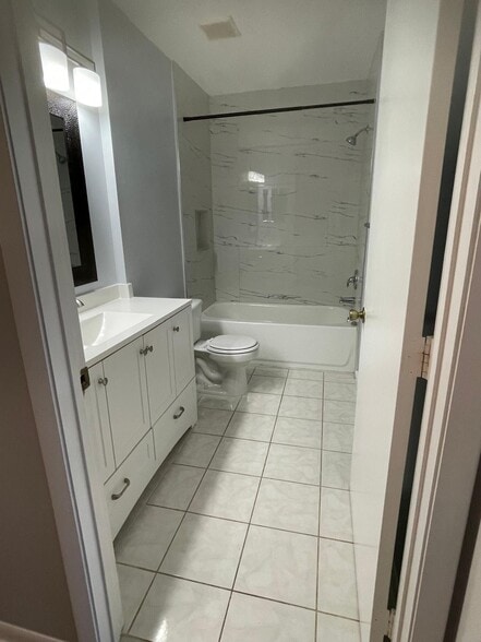 Building Photo - 9766 Kamena Cir