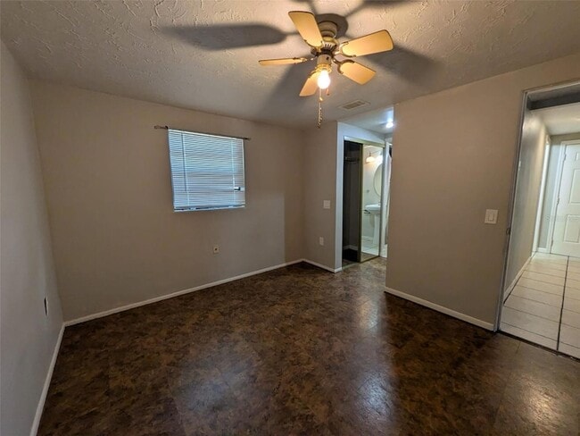 Building Photo - 5547 Mallow St