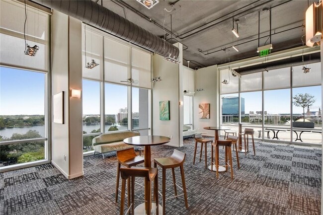 Building Photo - 150 E Robinson St