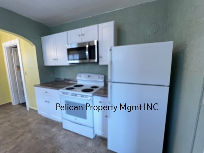 Building Photo - 327 Jefferson St