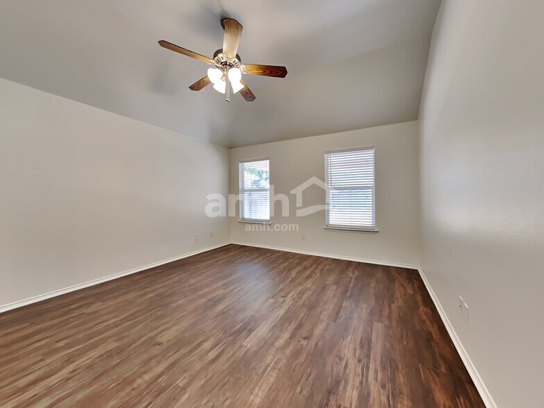 Building Photo - 4406 Shady Elm Dr